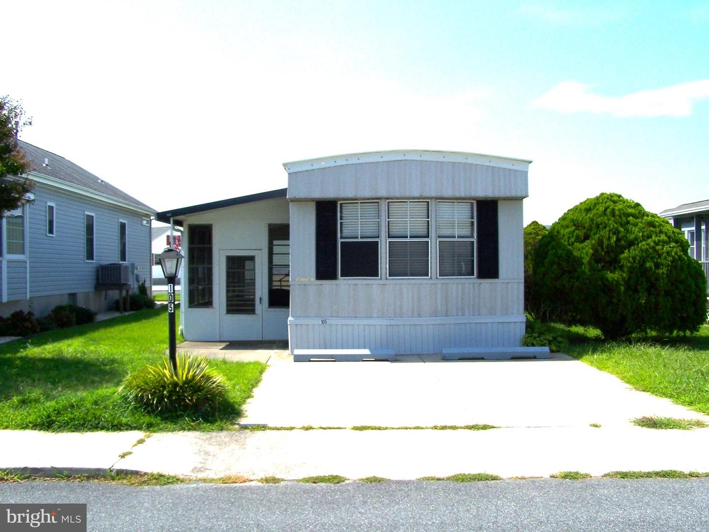 105 Oyster Ln — photo