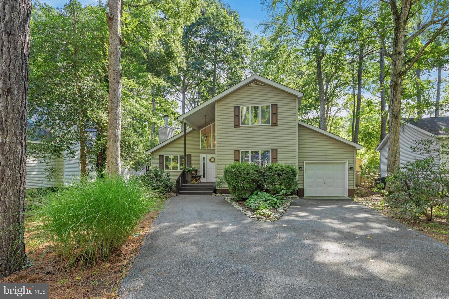 13 Royal Oaks Dr — photo
