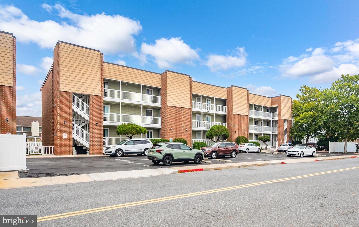 714 Mooring Rd #C202 — photo
