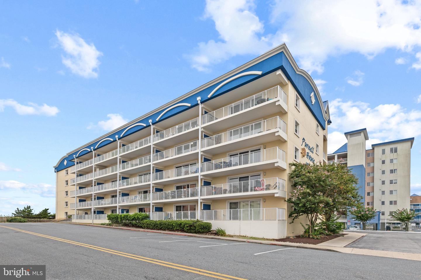 6007 Atlantic Ave #205 — photo