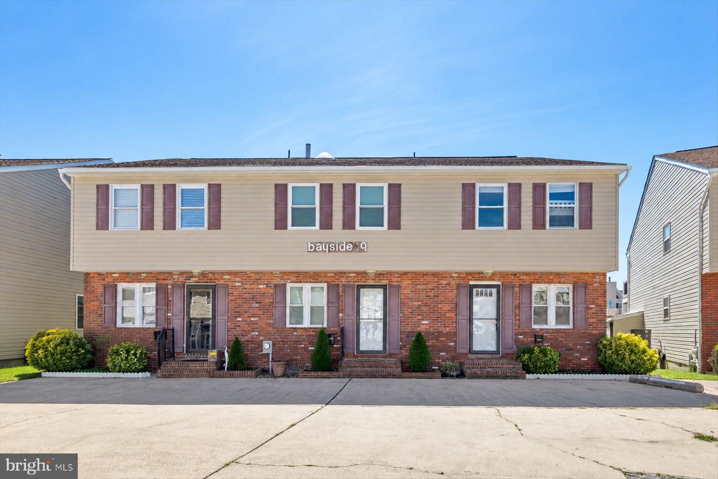 143 Newport Bay Dr #6 — photo