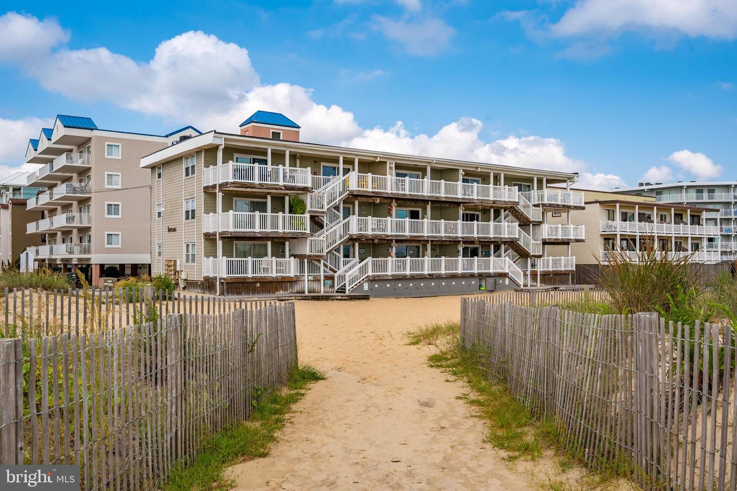 7901 Atlantic Ave #14 — photo