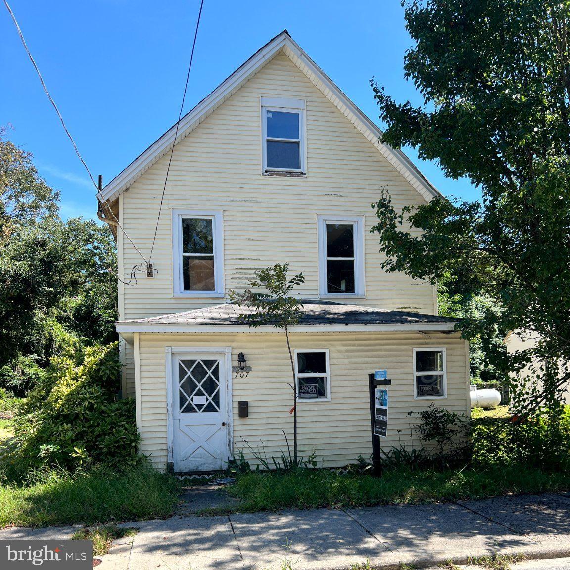 707 Clarke Ave — photo