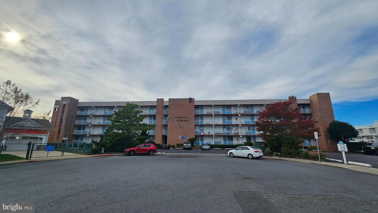 745 Mooring Rd #111 — photo