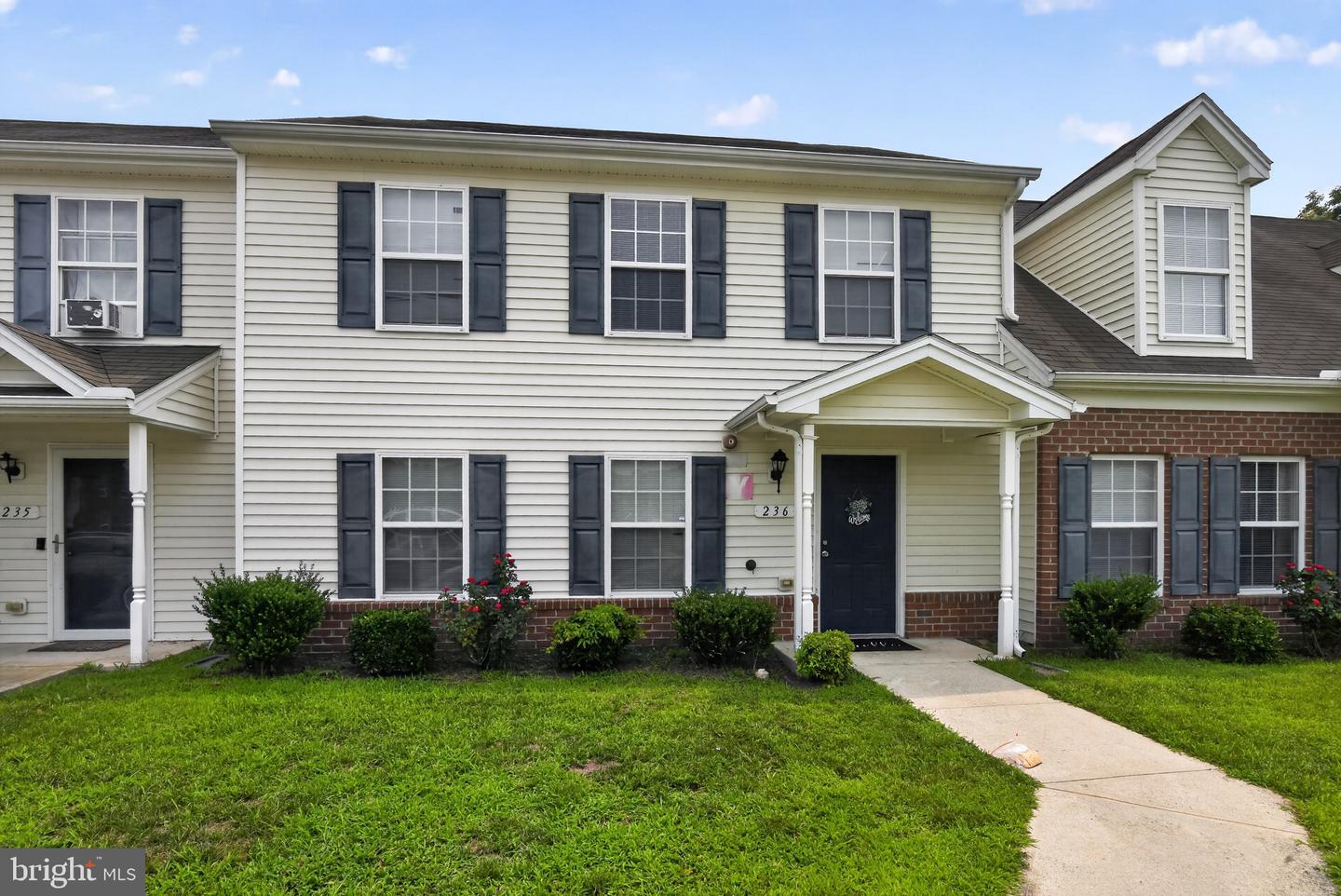 236 Morgans Ct — photo