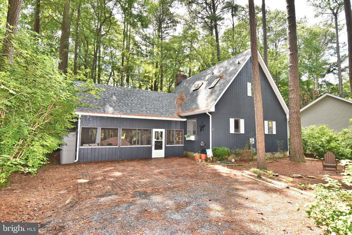 80 Cresthaven Dr — photo