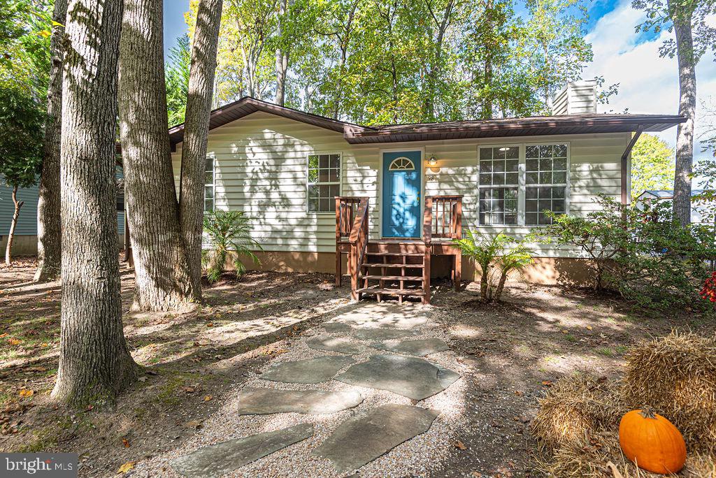 98 White Horse Dr — photo