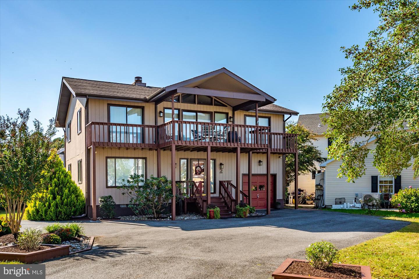 2 Beach Ct — photo