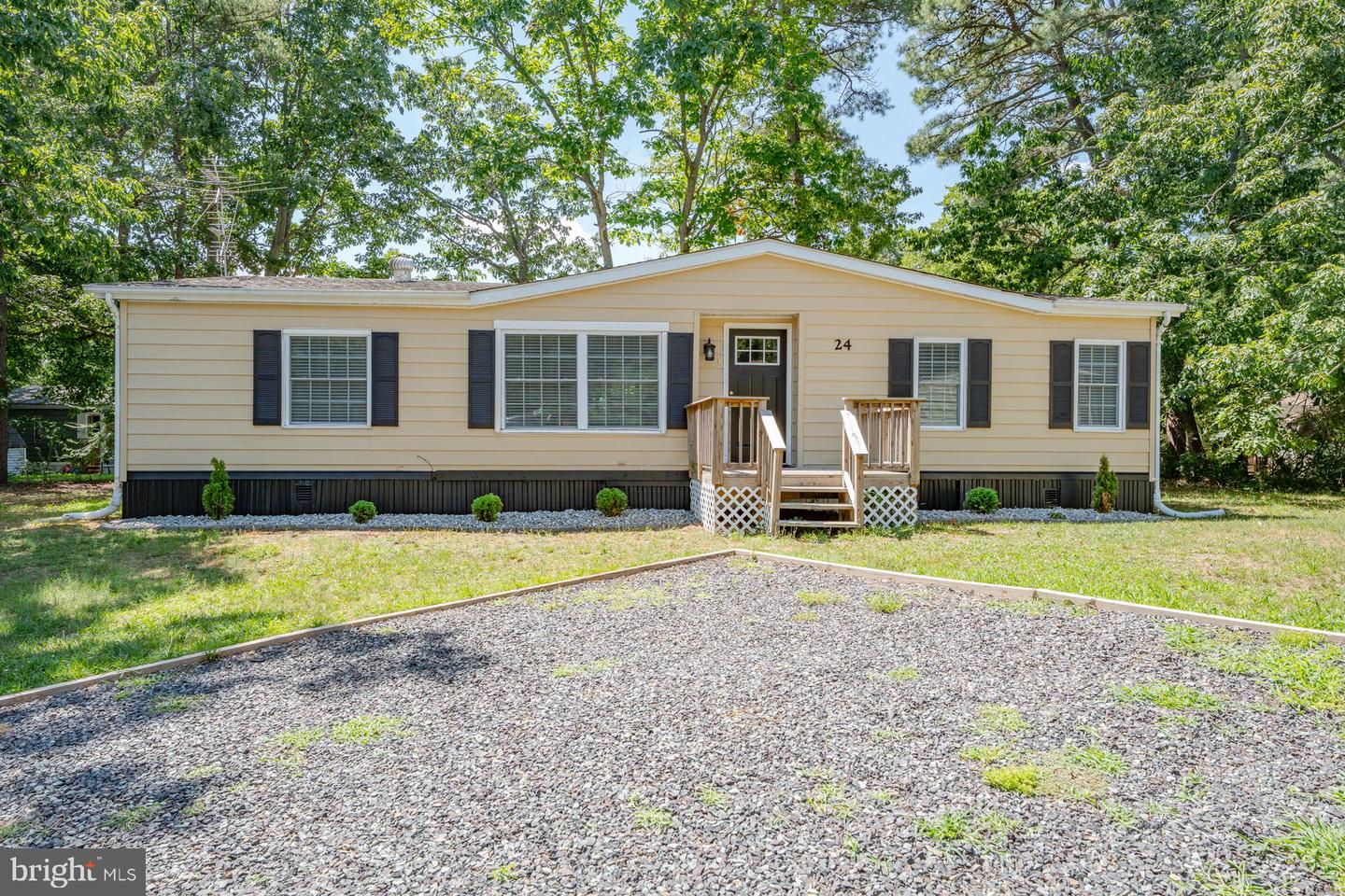 24 Holly Ct — photo