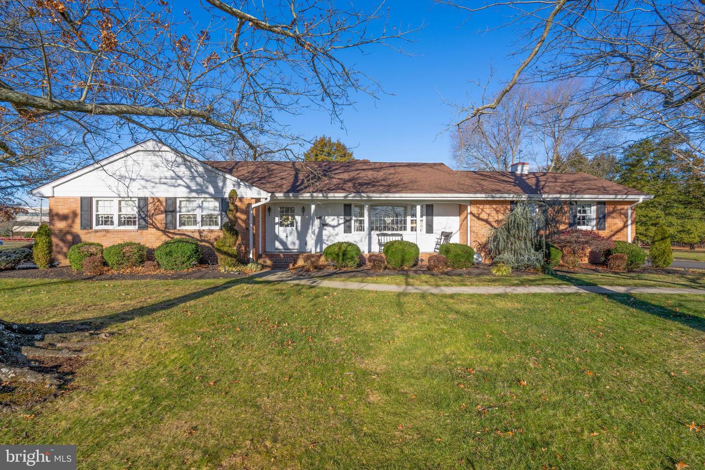 19 Middle Rd — photo