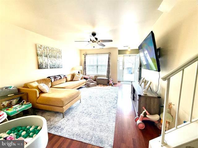 2711 Grange Ct — photo
