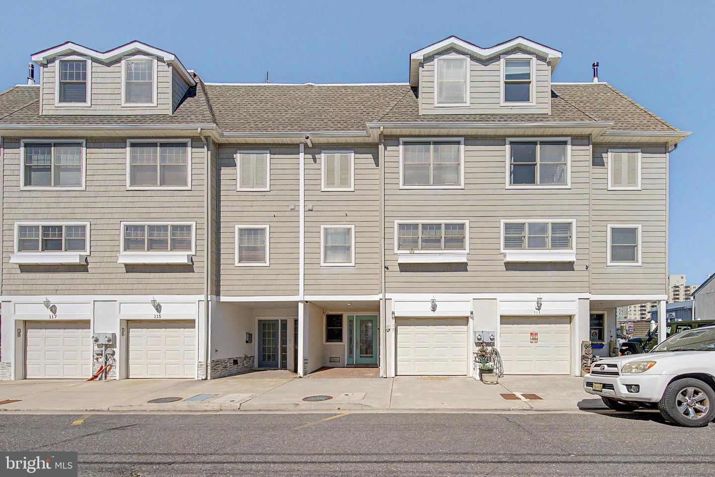 113 N Annapolis Ave — photo