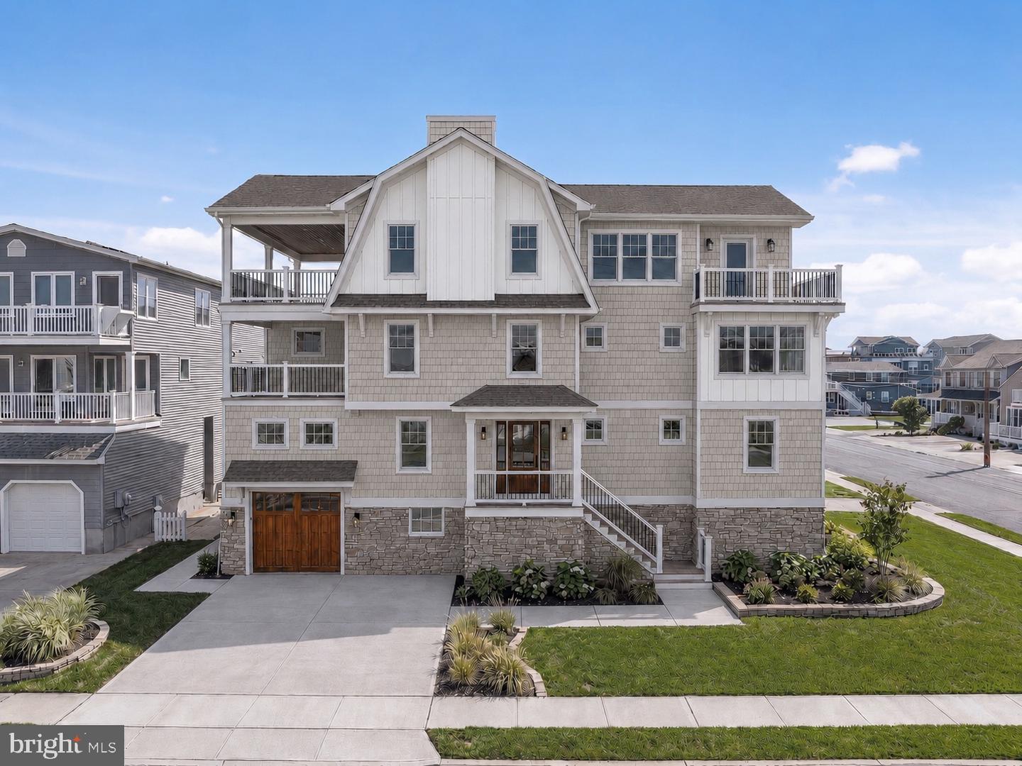 1106 E Beach Ave — photo