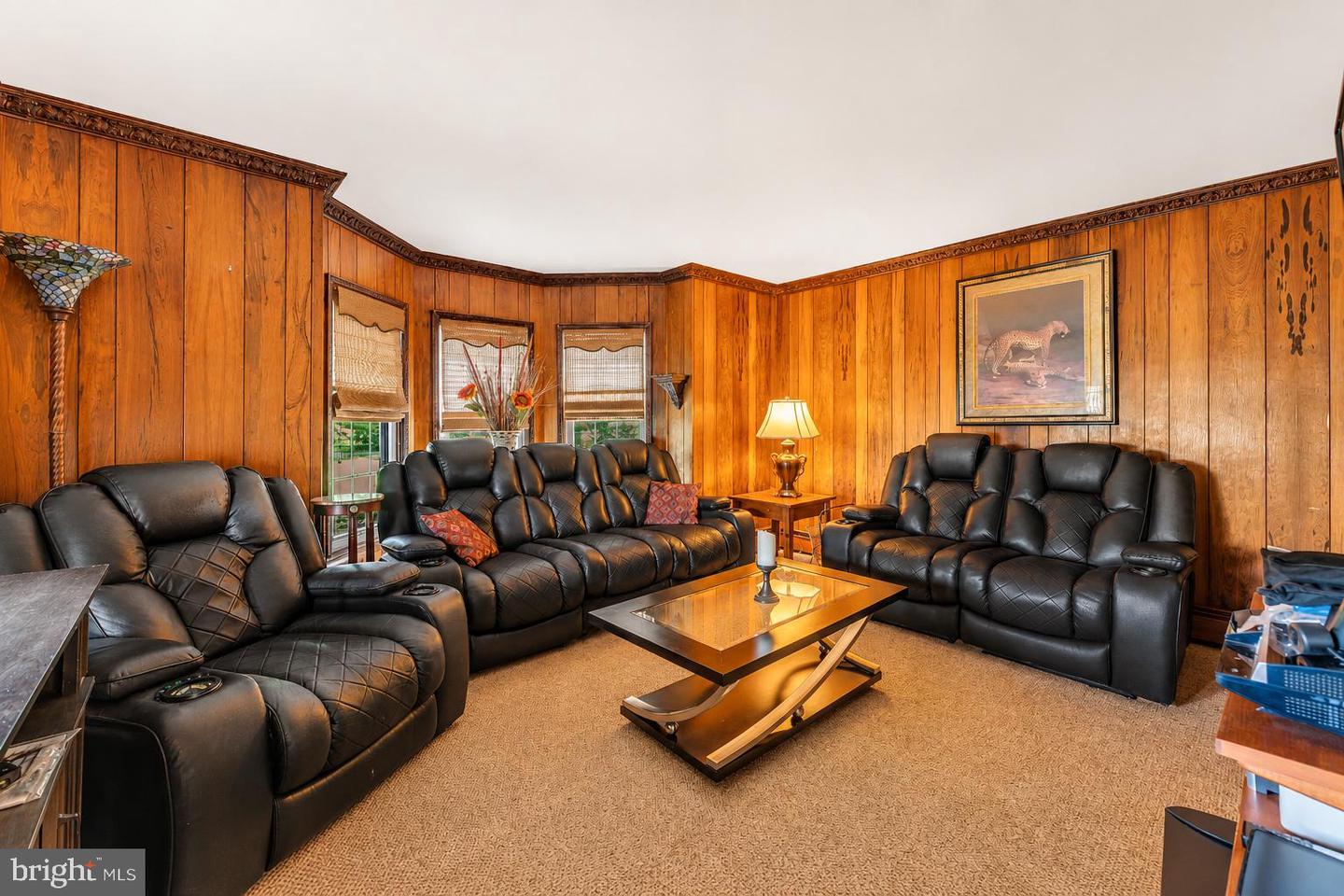 235 Pine Rd — photo