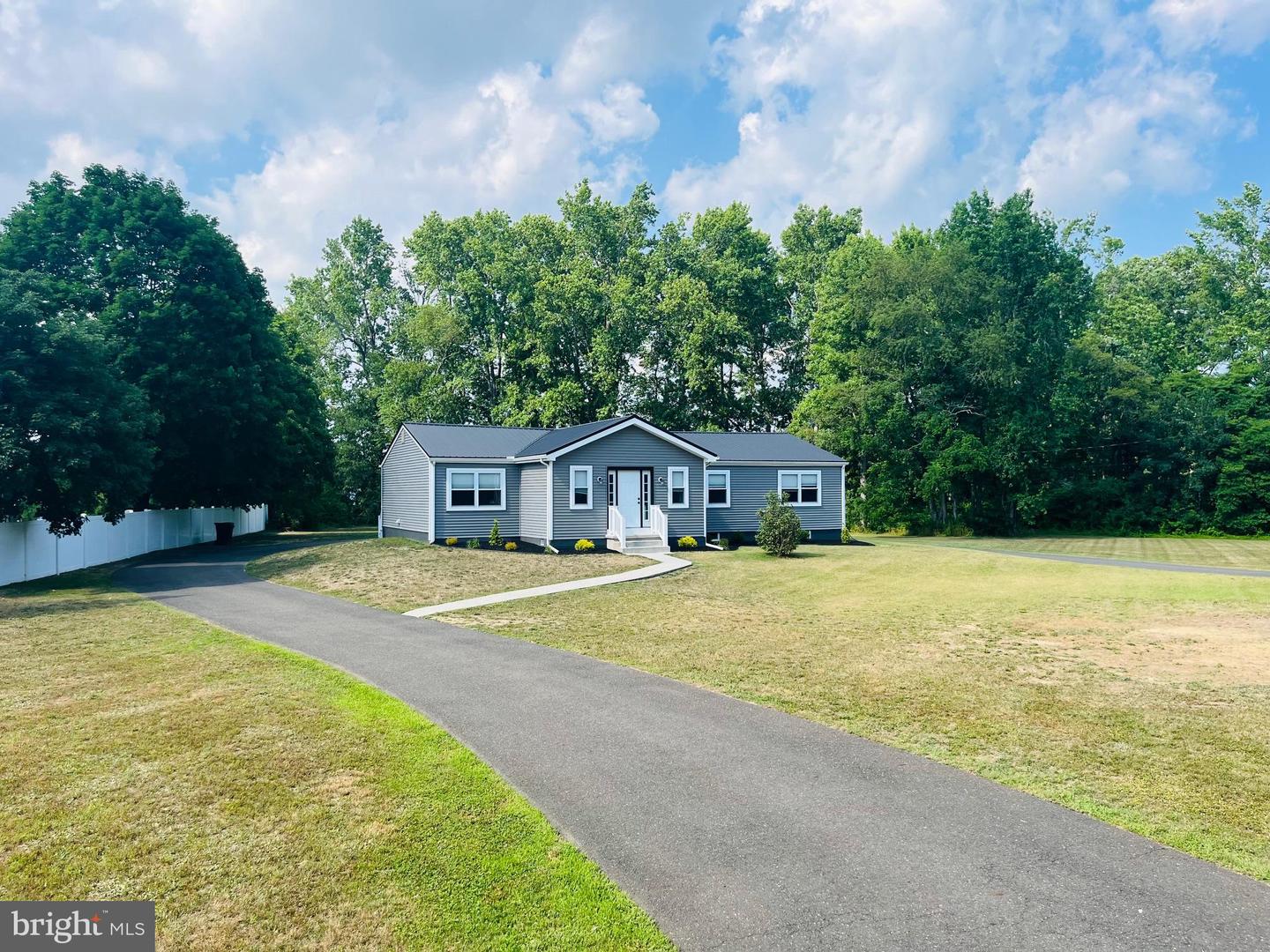 4126 Post Rd — photo