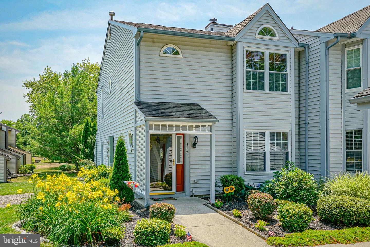 712 Lakefront — photo