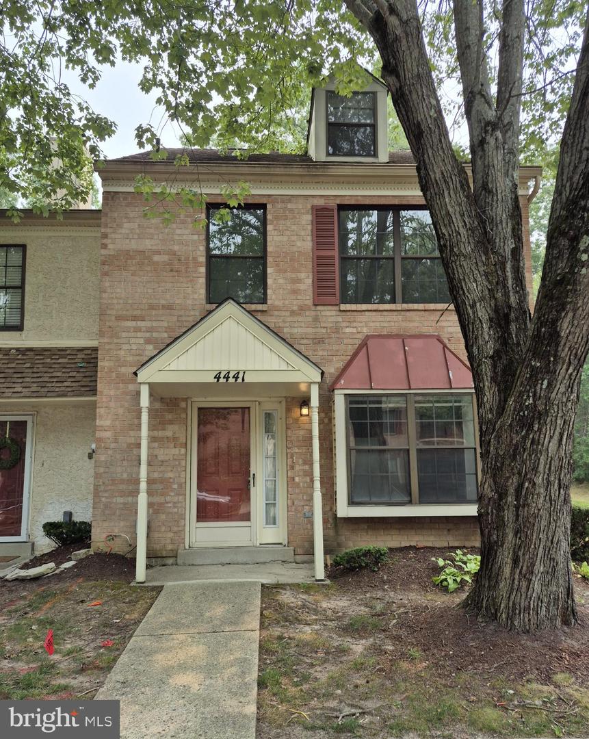 4441 Yorktown Pl — photo