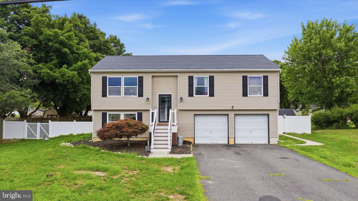 114 Catherine Ave — photo
