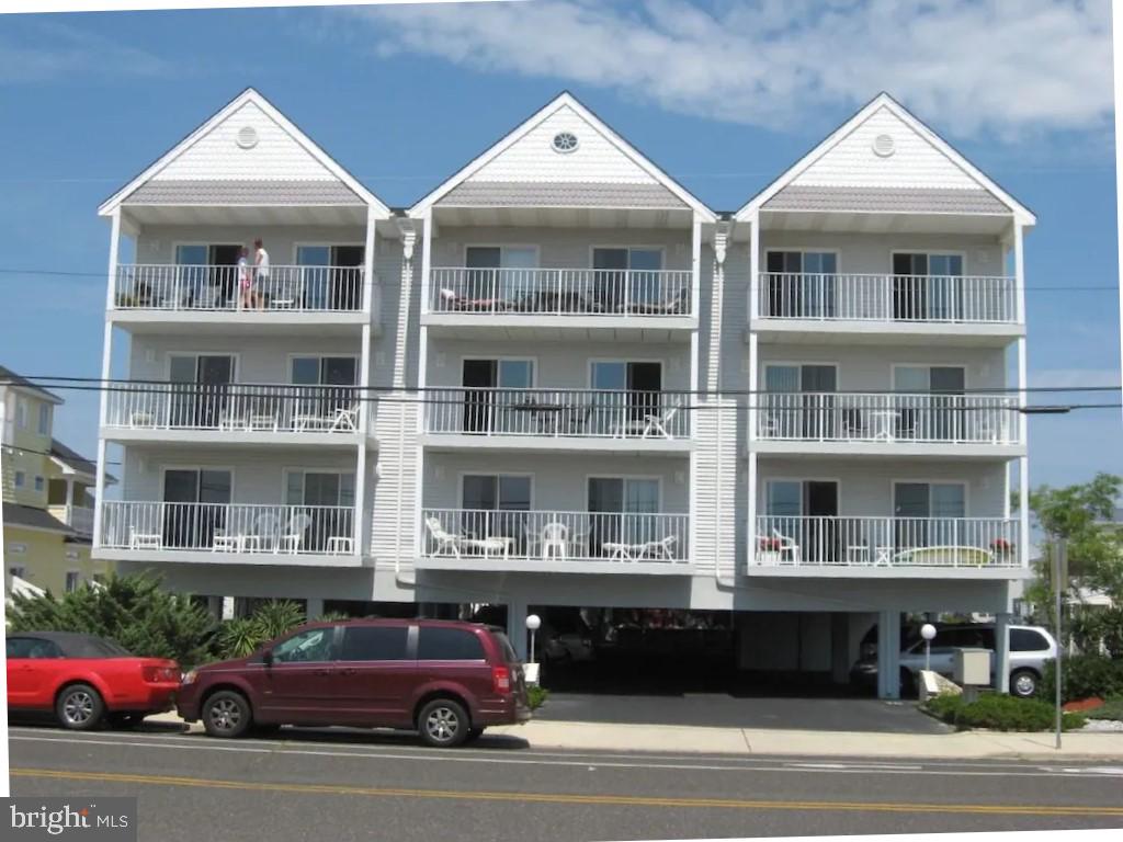 3901 Ocean Ave #14 — photo