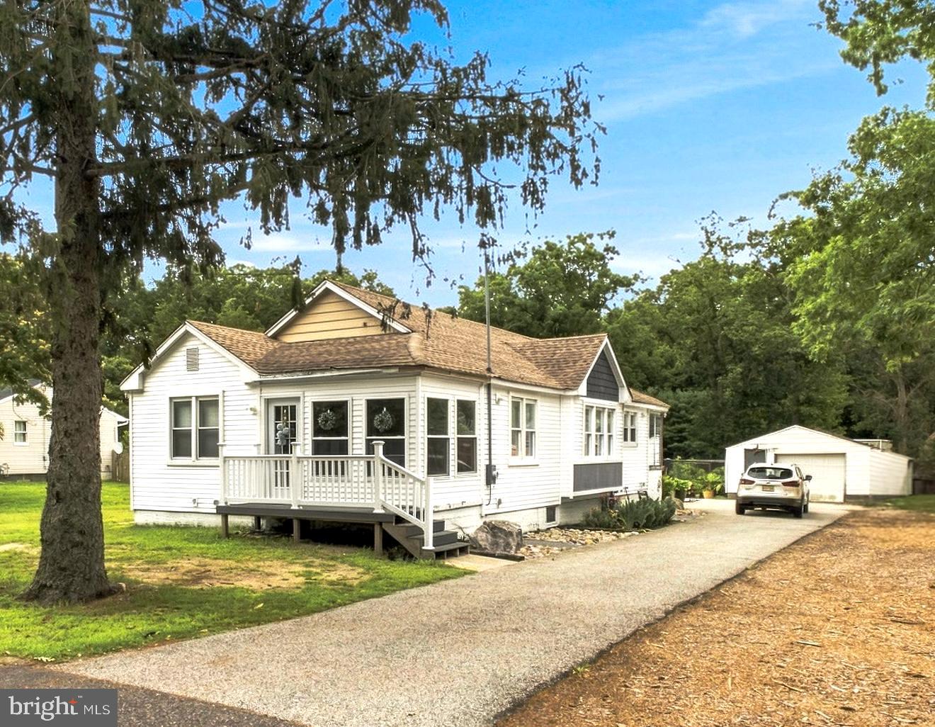 2412 Route 50 — photo