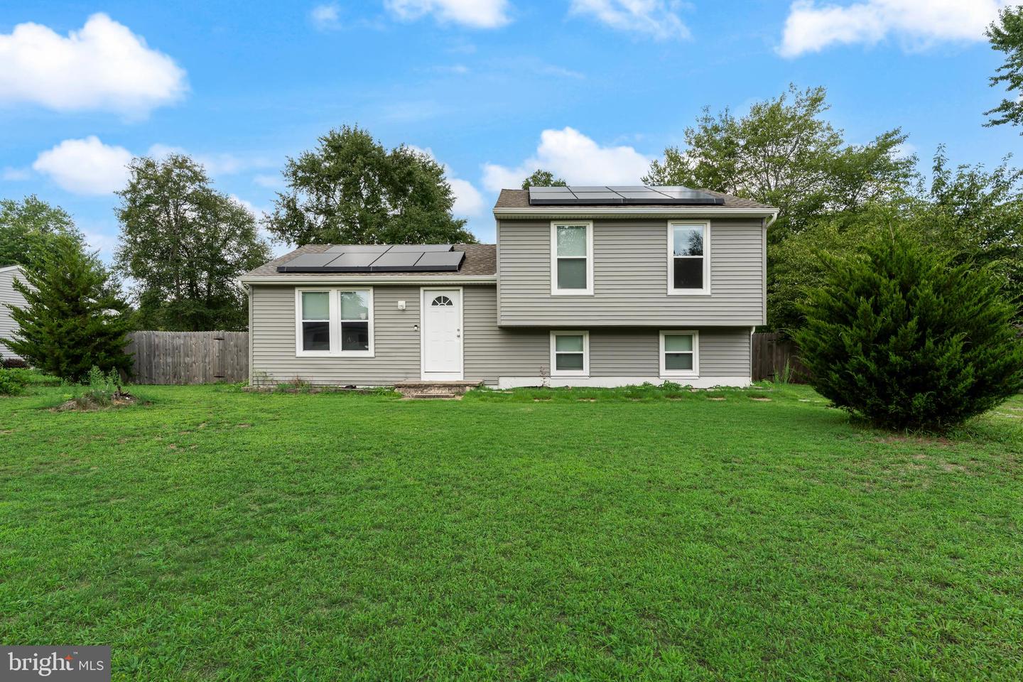 5913 Maple Dr — photo