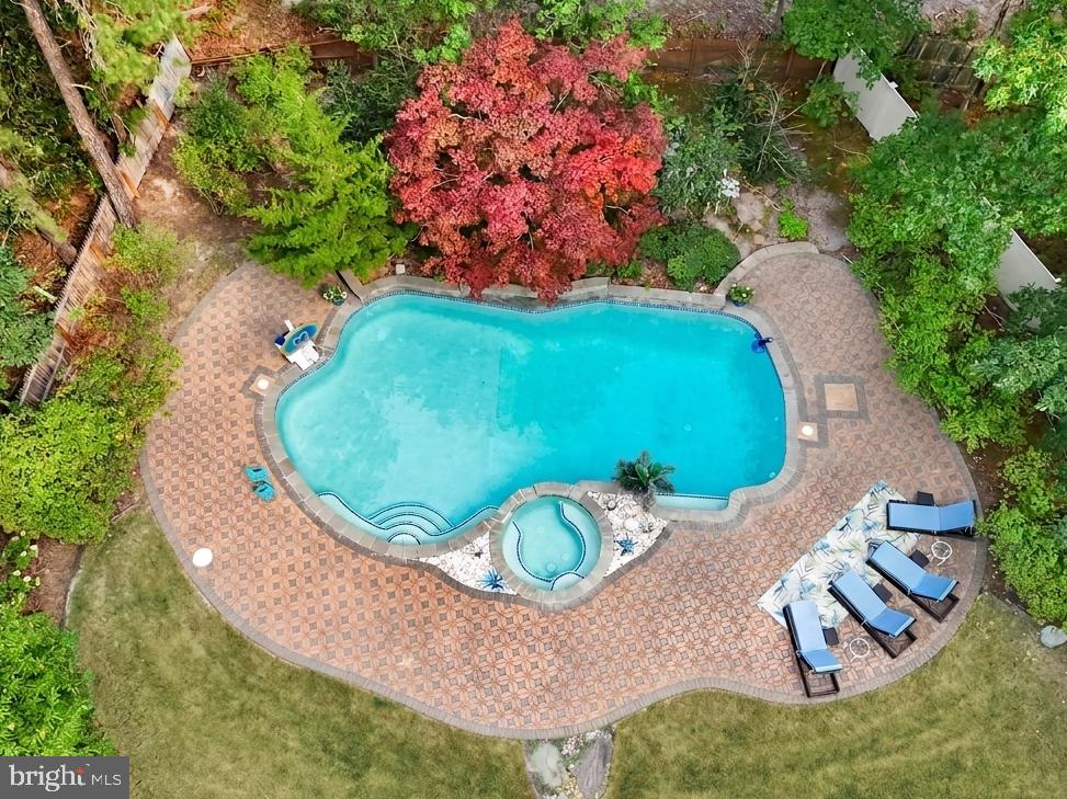 209 Shady Knoll Ln — photo