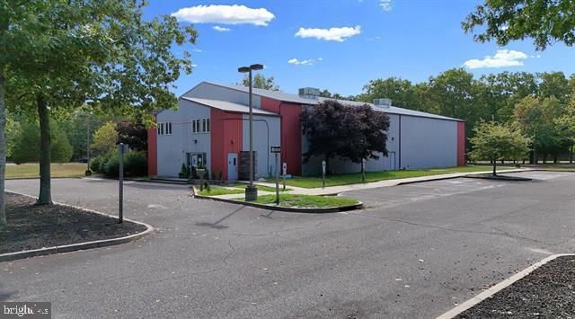 5101 Oakwood Blvd — photo
