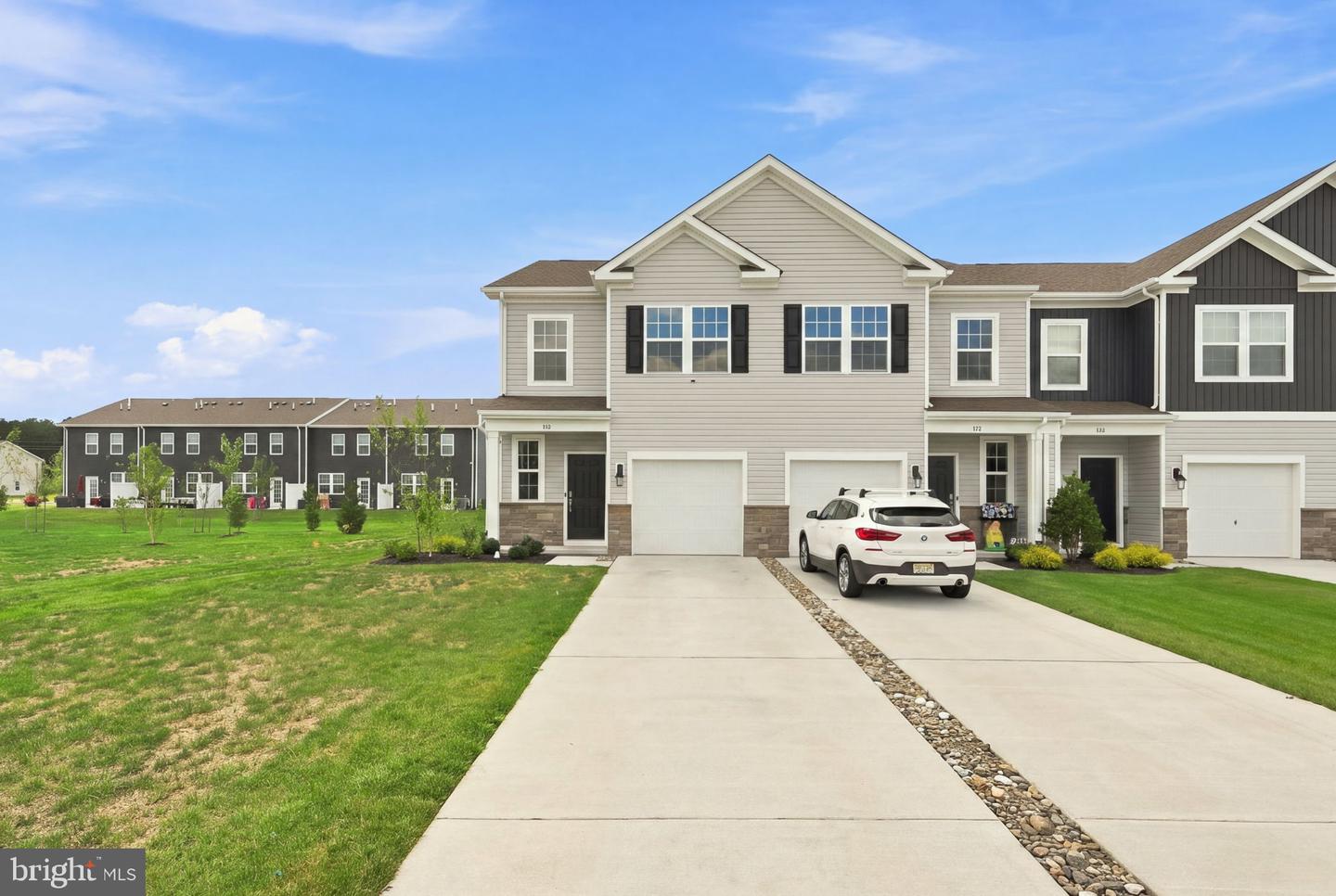 126 Corolla Dr — photo