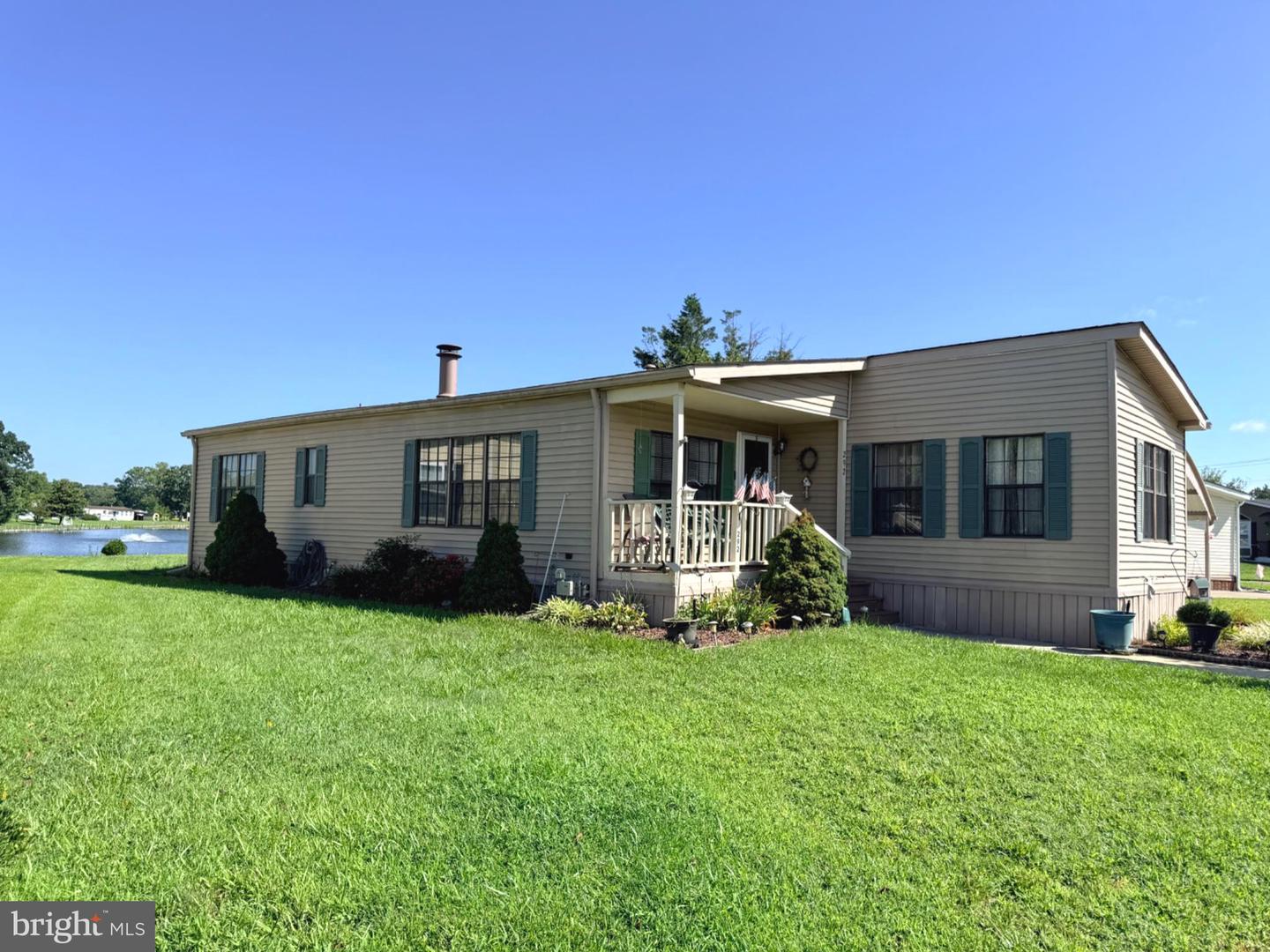 292 Mayflower Dr — photo