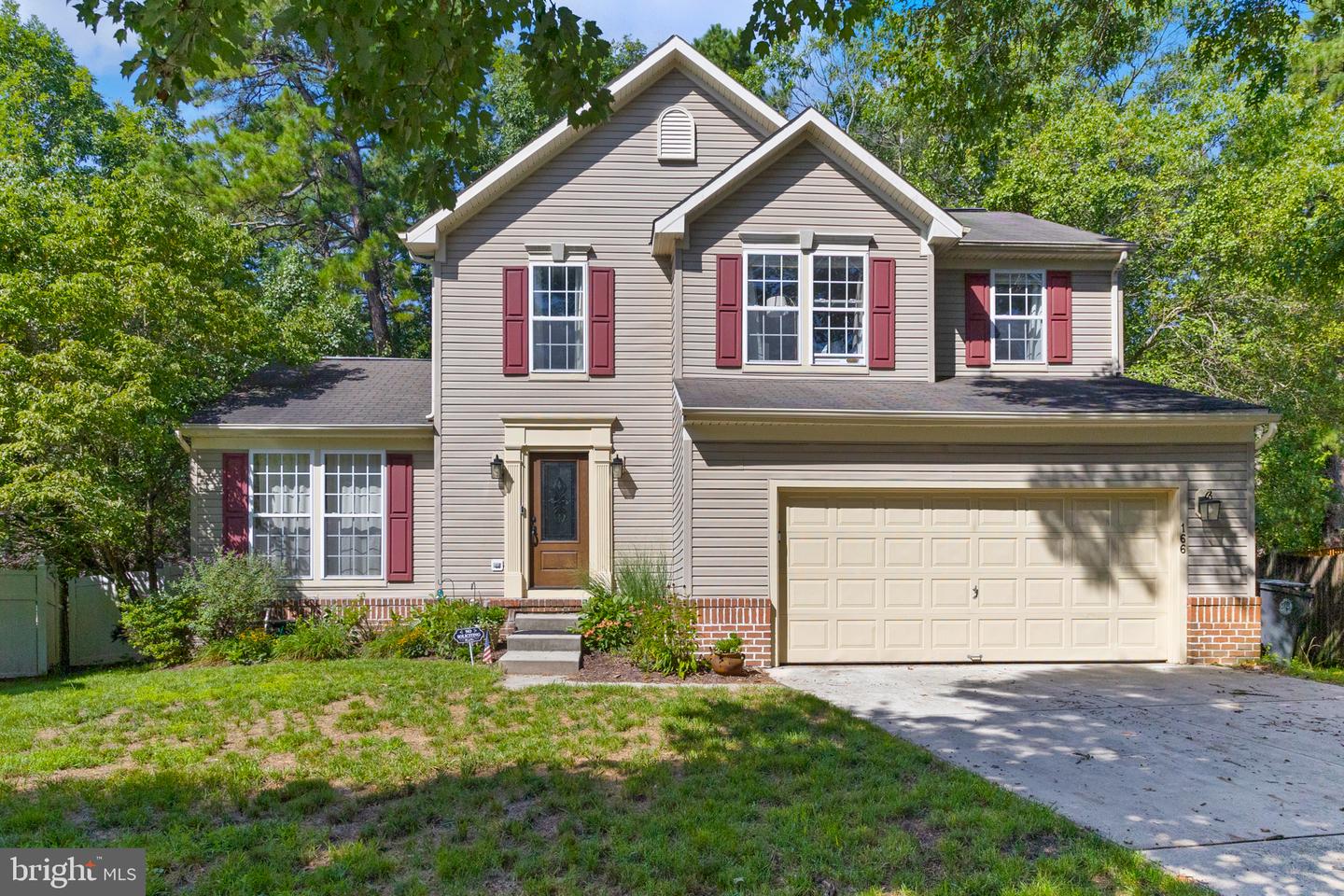 166 Canterbury Ct — photo