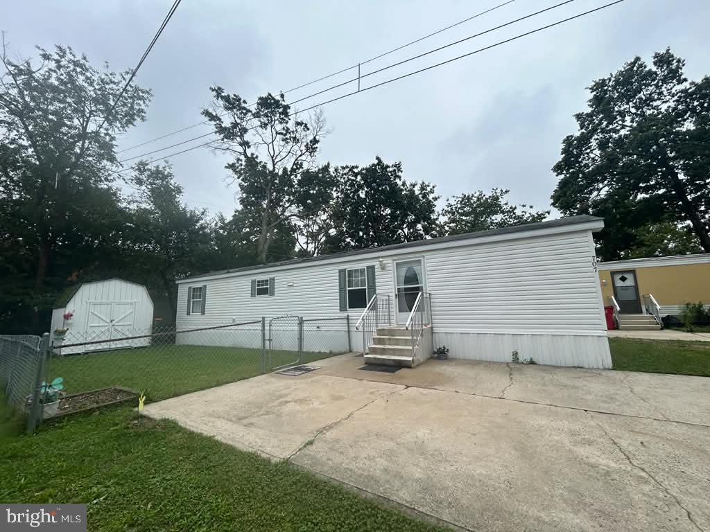 707 Sharkey Pl — photo