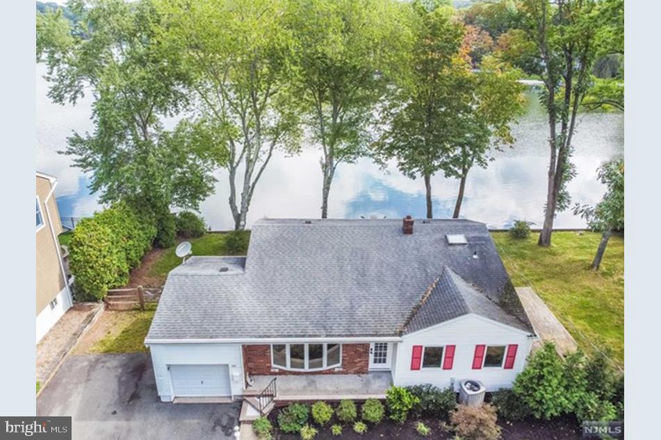 191 Lakeshore Dr — photo