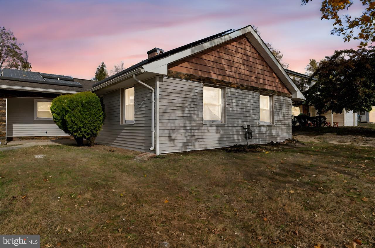 5 Burgess Ln — photo