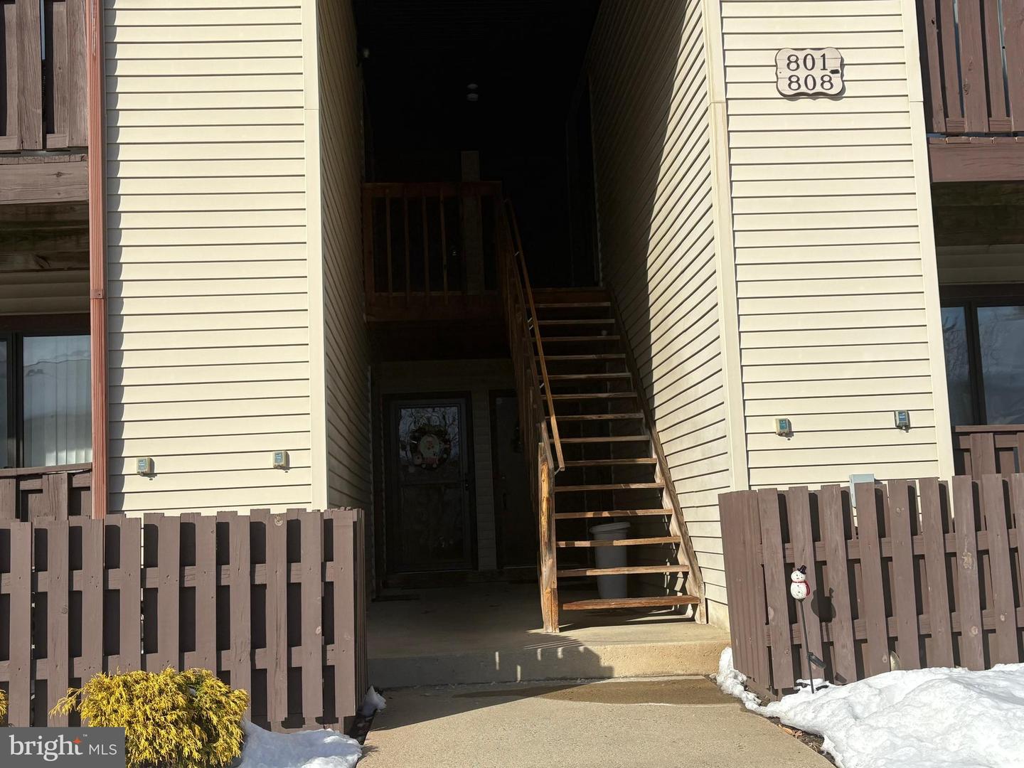 802 Lindsey Ct — photo