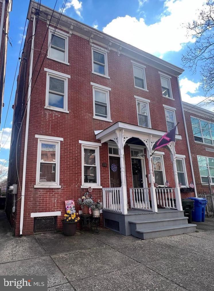 336 Barclay St #B — photo