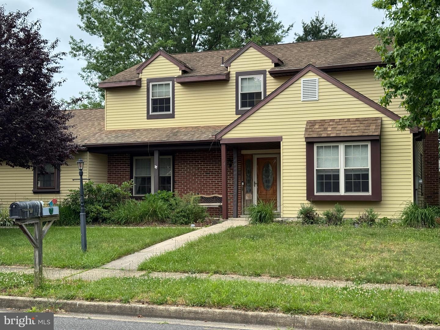 110 Thornwood Dr — photo