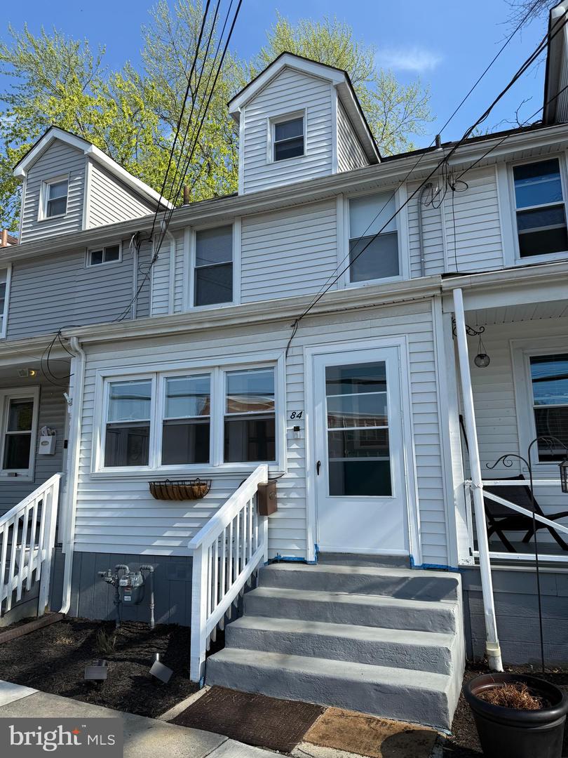 84 E Burlington St — photo