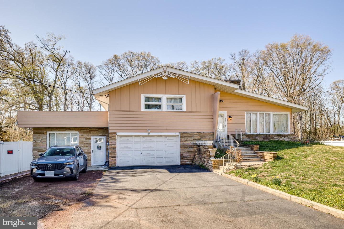 119 Fleetwood Ave — photo