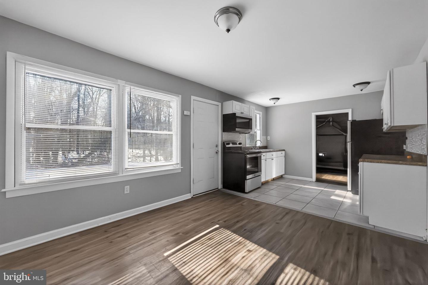 17 Bonnie Ln — photo
