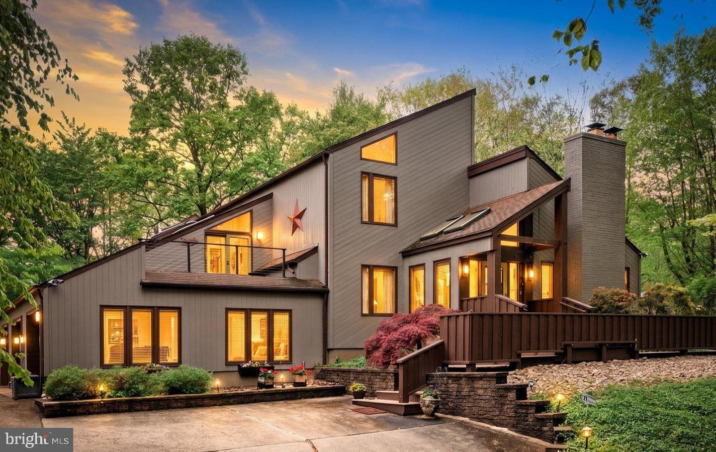 621 Hanover Dr — photo