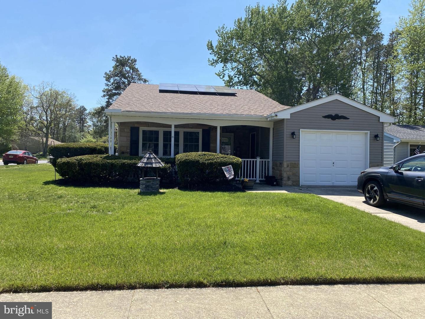 71 Huntington Dr — photo