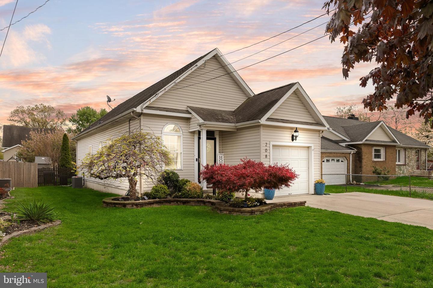 208 Hooker Street, Riverside, NJ 08075