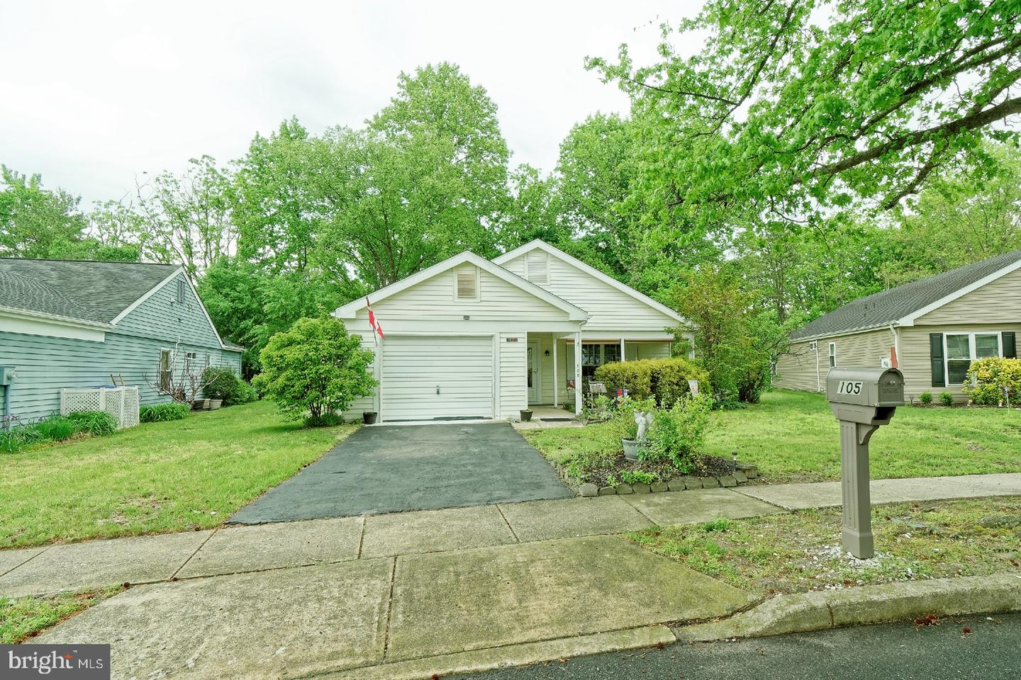 105 Buckingham Dr — photo