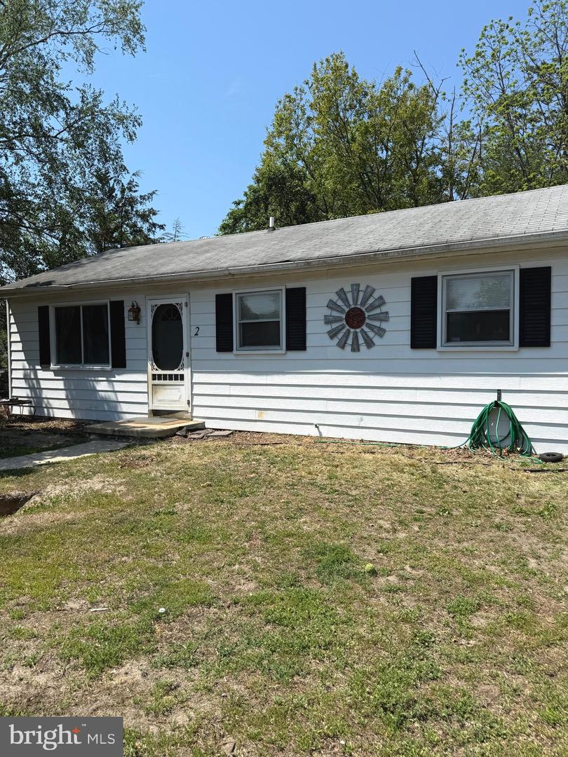 2 Spruce Blvd — photo