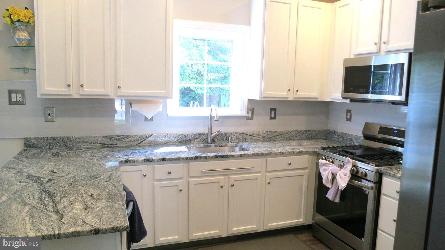77 Creekwood Dr — photo