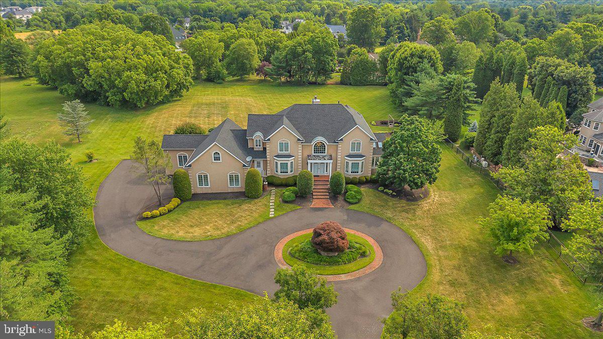 735 Hartford Rd — photo