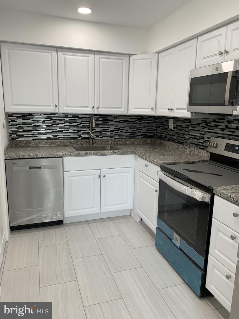 2113 Harbour Dr — photo