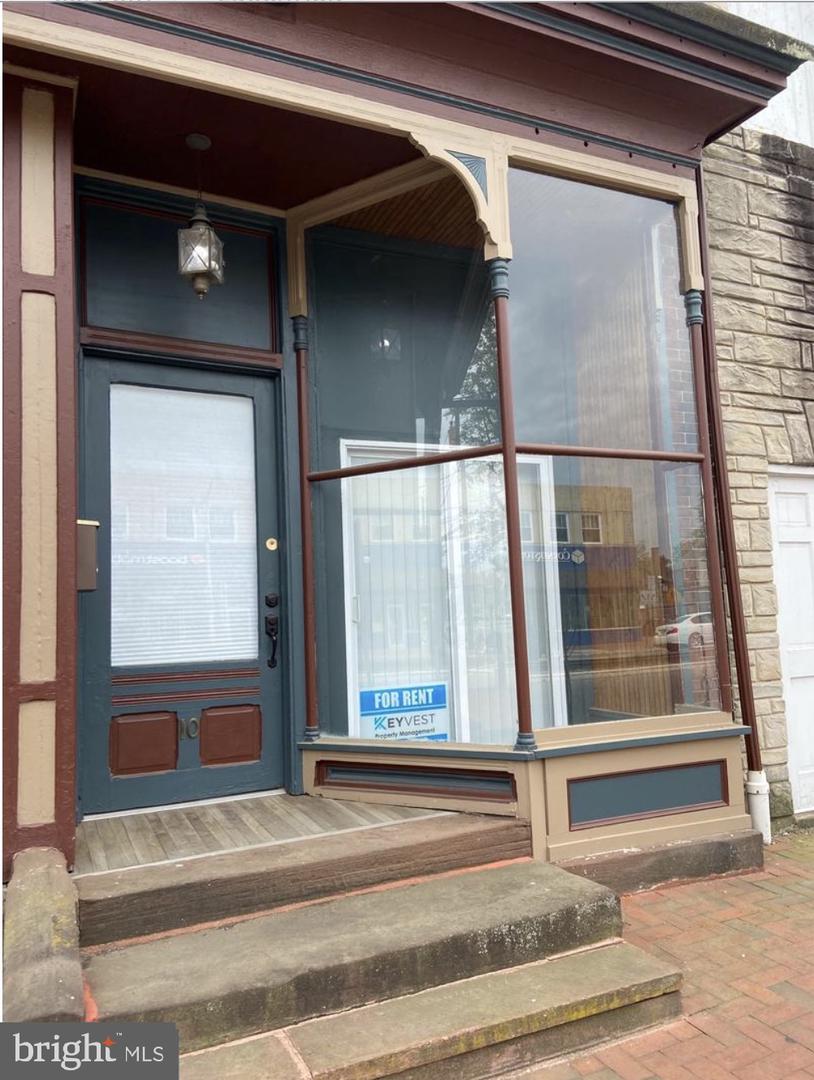 10-12 E Broad St — photo