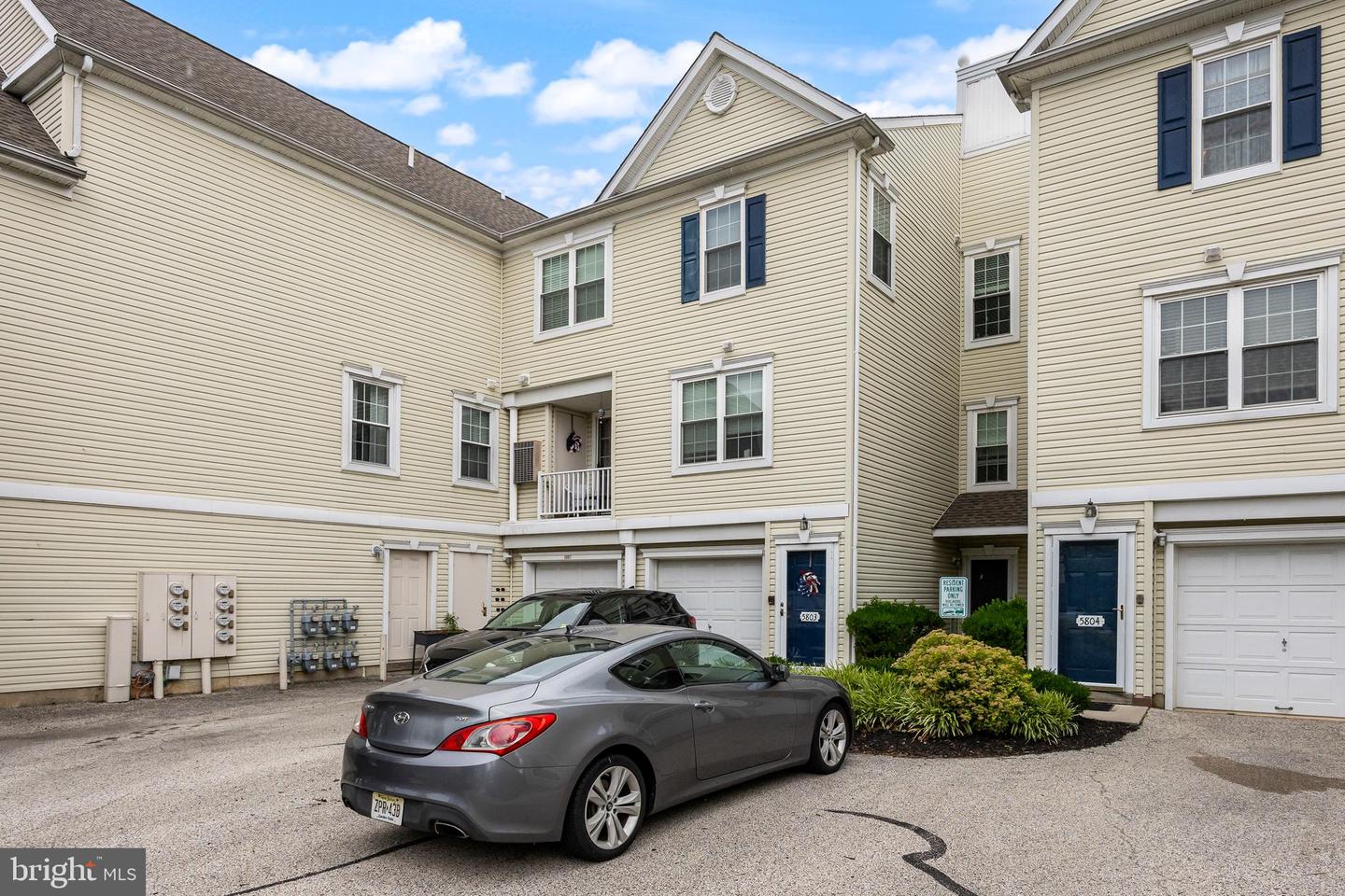 5801 Riverfront Dr — photo