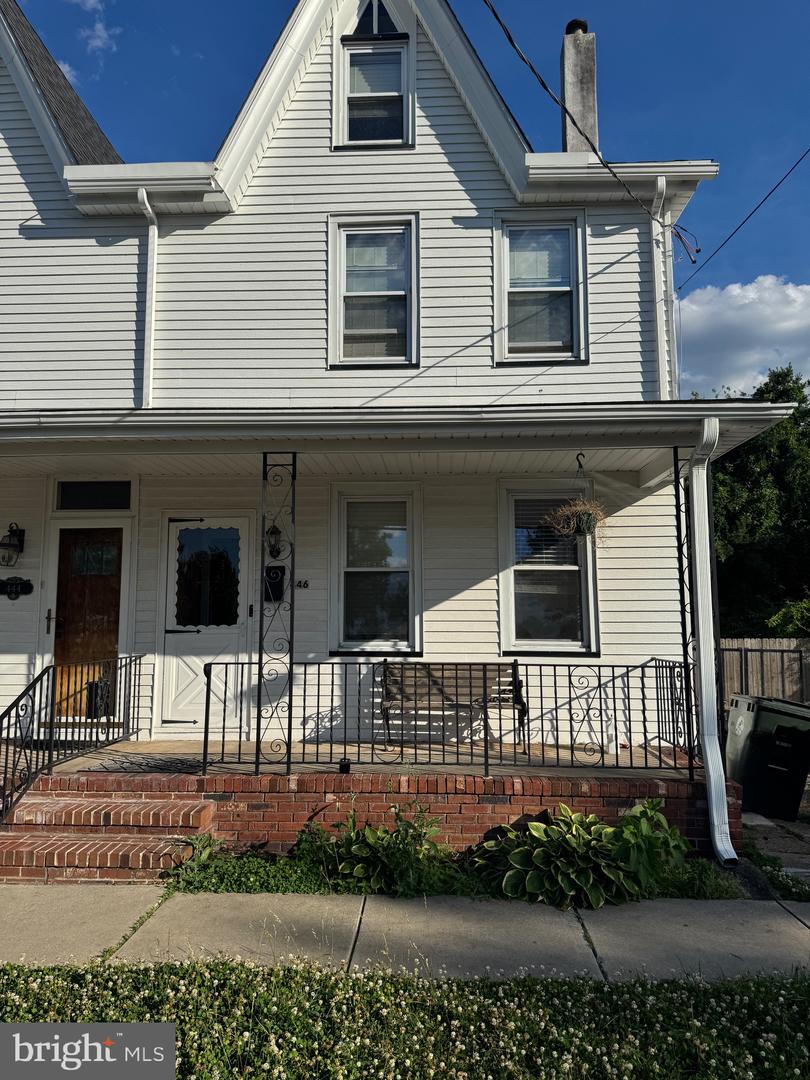 446 W Broad St — photo